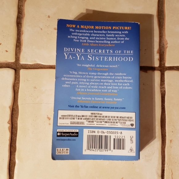 Divine Secrets of the Ya-Ya Sisterhood Movie Book Tie-In - Picture 2 of 3